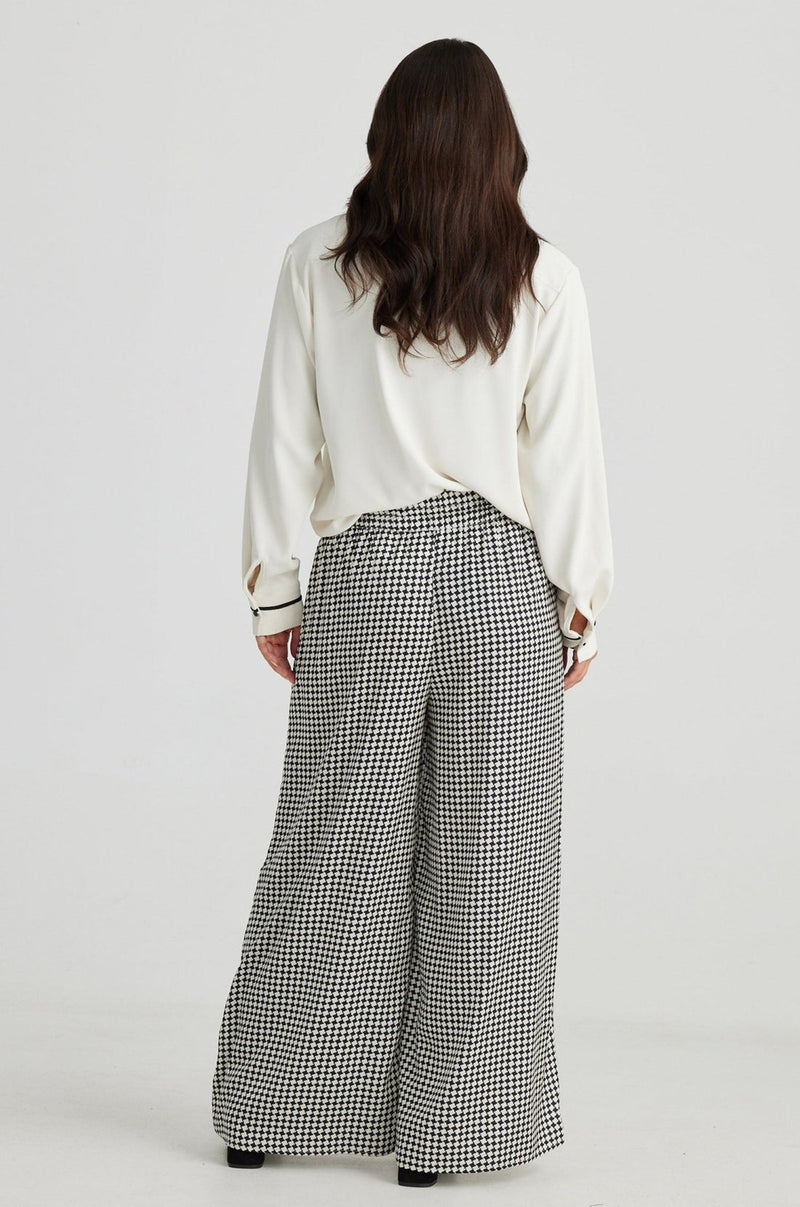 brave & true liza pant black houndstooth