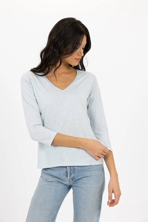 humidity stella v neck 2 colours HW25701