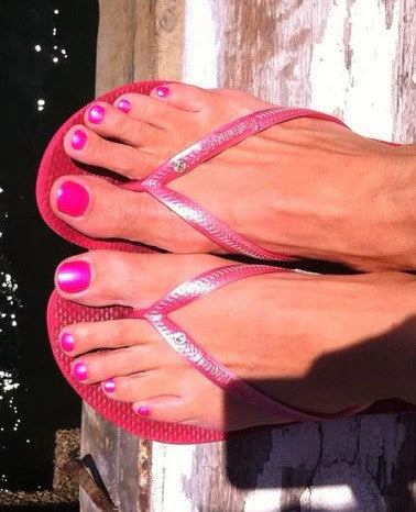 beach toes nail polish sunkissed