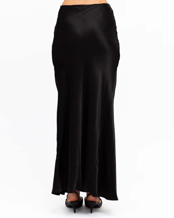white closet silk touch slip skirt 2 colours