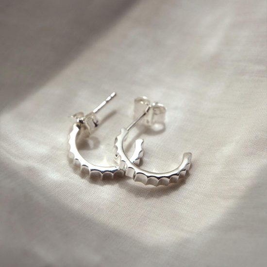 murkani petites fluted hoop earrings silver
