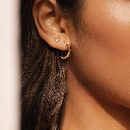 murkani petites fluted hoop earrings gold