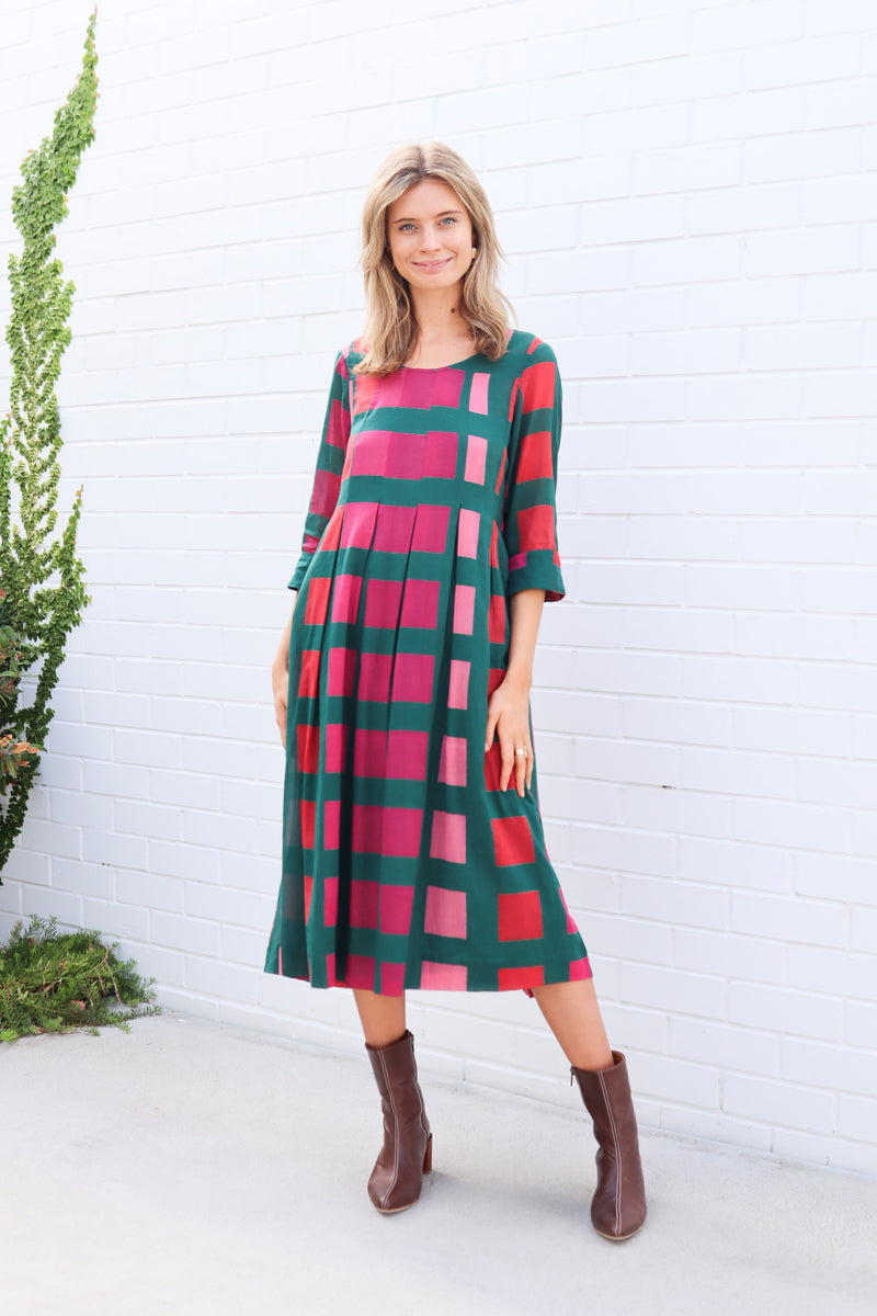 ivy & isabel mia dress pink block print